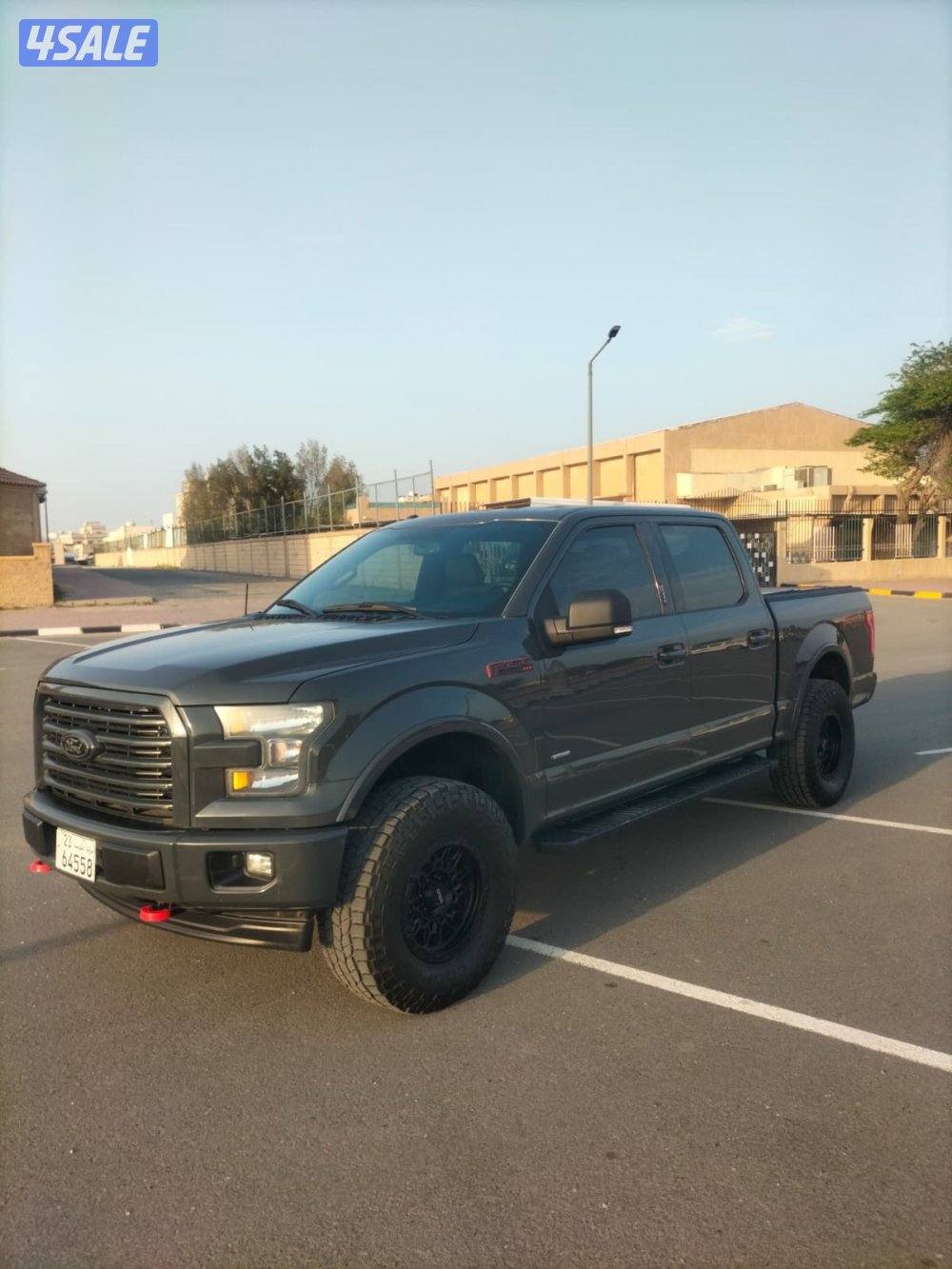 للبيع وانيت فورد شرط الفحص قير مكينه شاصي بدي أصباغ متفرغه ماشي 2001