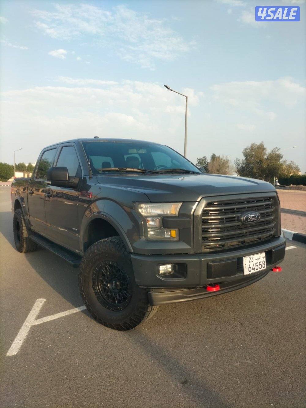 للبيع وانيت فورد شرط الفحص قير مكينه شاصي بدي أصباغ متفرغه ماشي 2002