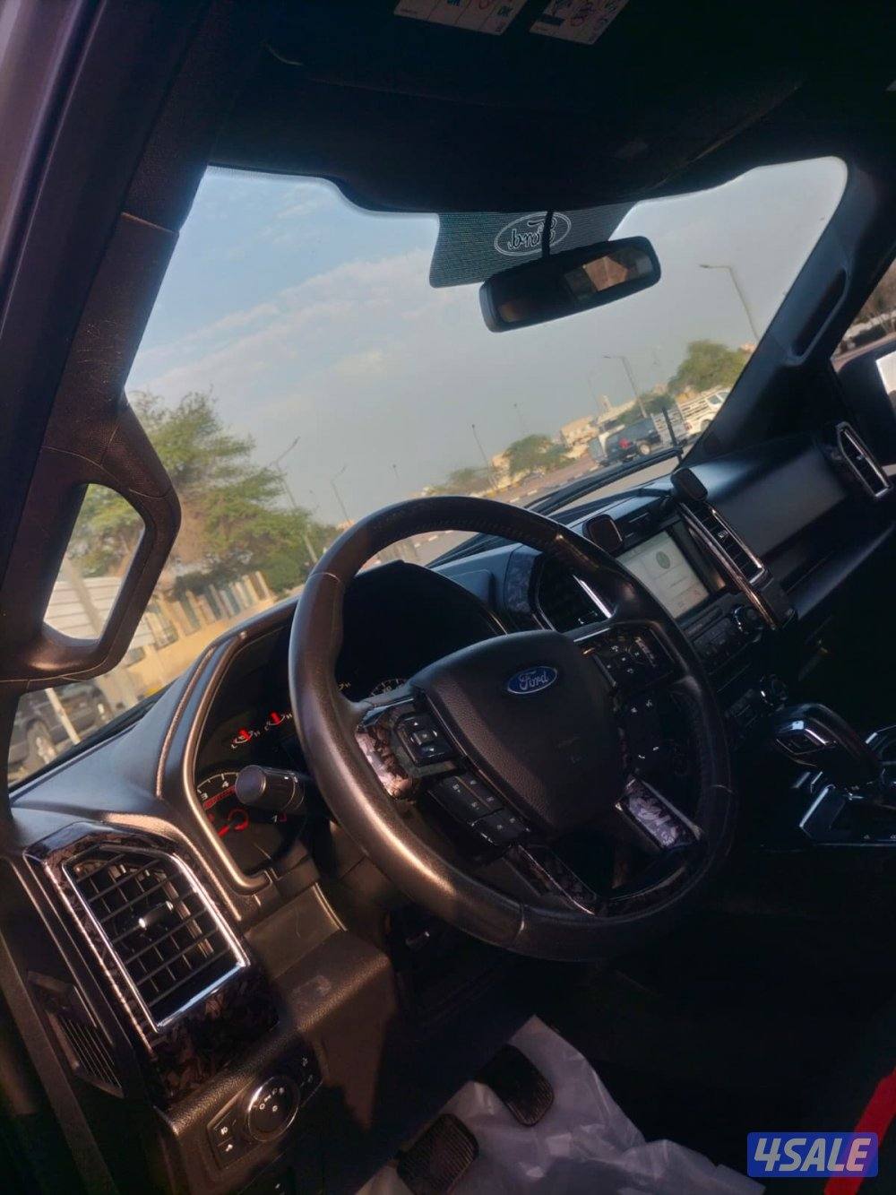 للبيع وانيت فورد شرط الفحص قير مكينه شاصي بدي أصباغ متفرغه ماشي 2003