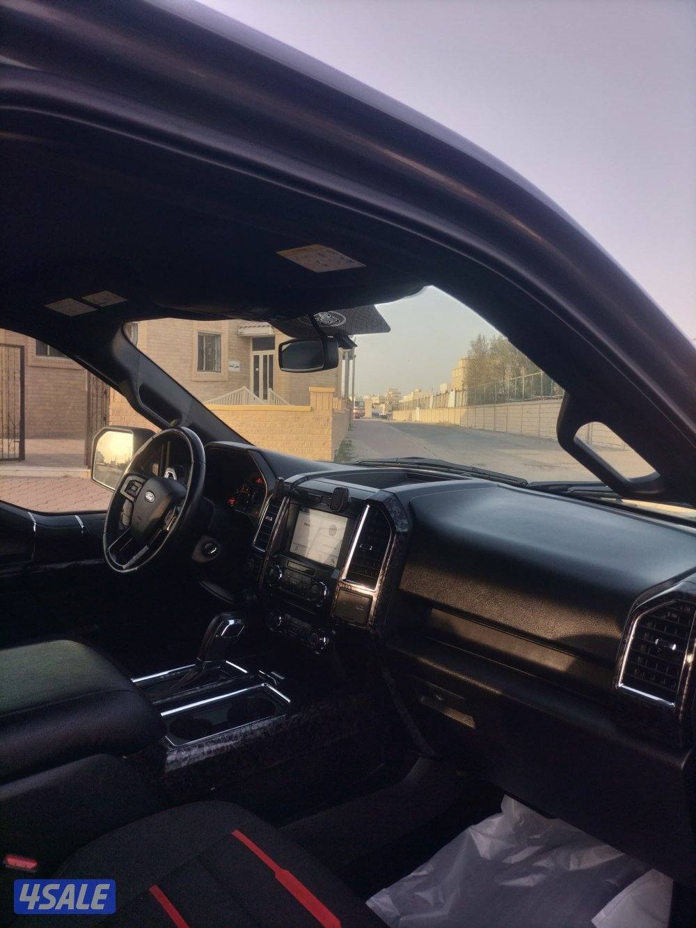 للبيع وانيت فورد شرط الفحص قير مكينه شاصي بدي أصباغ متفرغه ماشي 2009