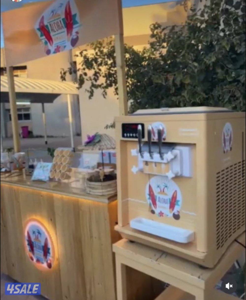 للبيع جهاز صانع ايس كريم 3 فتحات نظيف جداً0