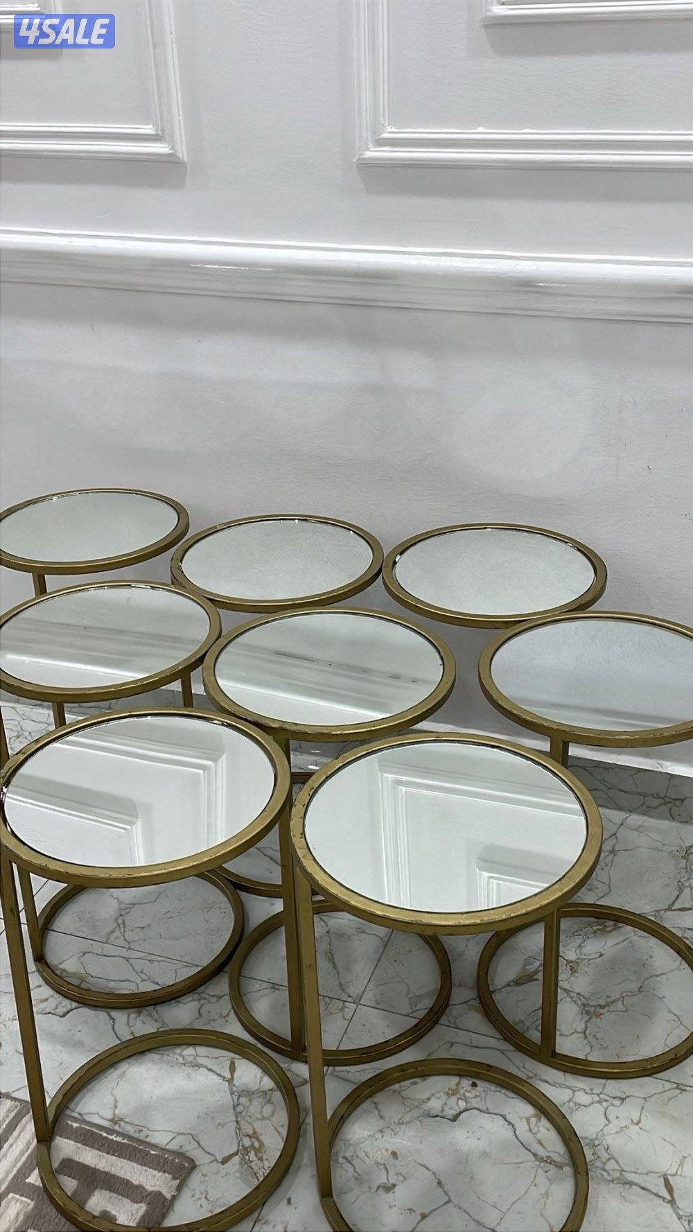 طاولات للبيع العدد 10 / 2 كبار / 8 صغار السعر 501