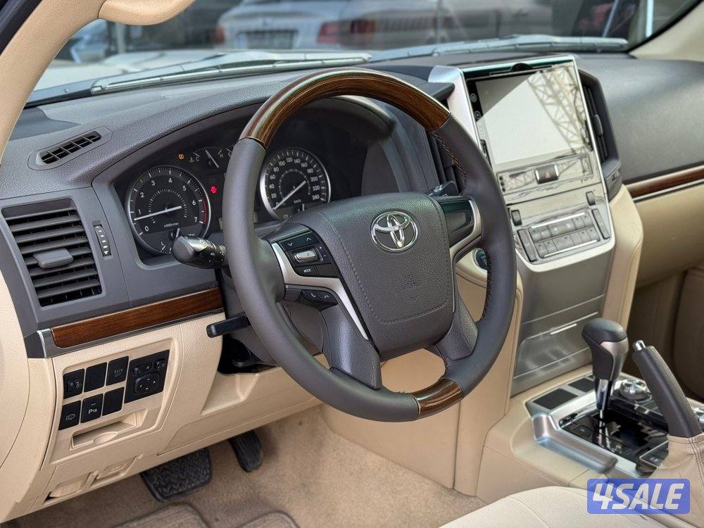 LAND CRUISER GXR V8 _20176