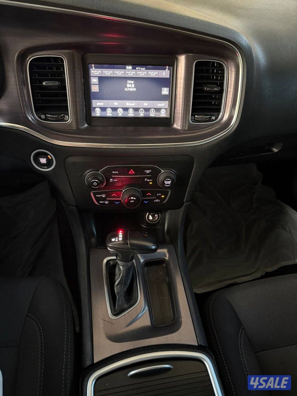 للبيع دودج تشارجر SXT موديل 20185