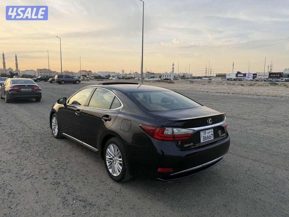 لكزس 2018 بحالة المصنع كالجديد1