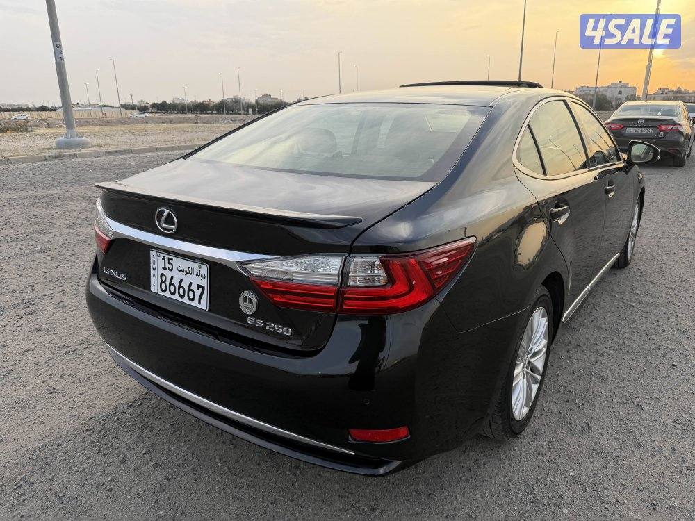 لكزس 2018 بحالة المصنع كالجديد13