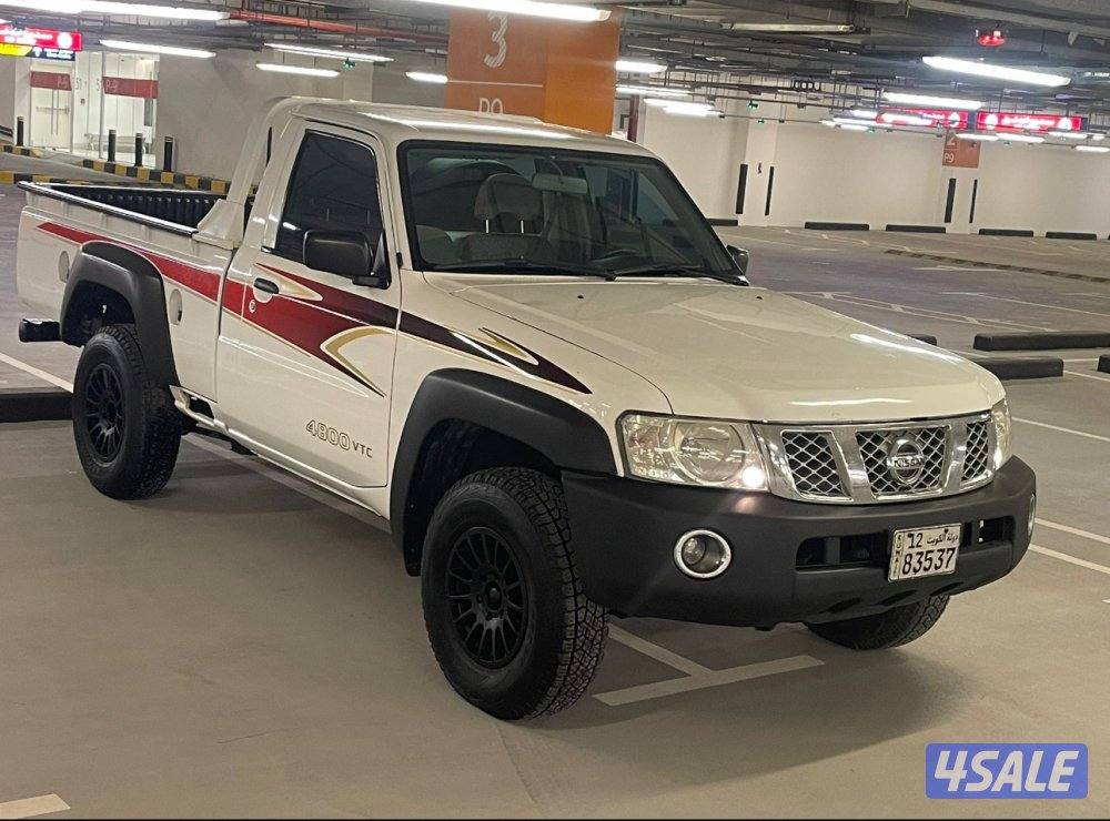 للبيع وانيت نيسان بيك اب موديل ٢٠١٢ قير عادي دفلوك ممشاه ٣٣٠ شرط الفحص0