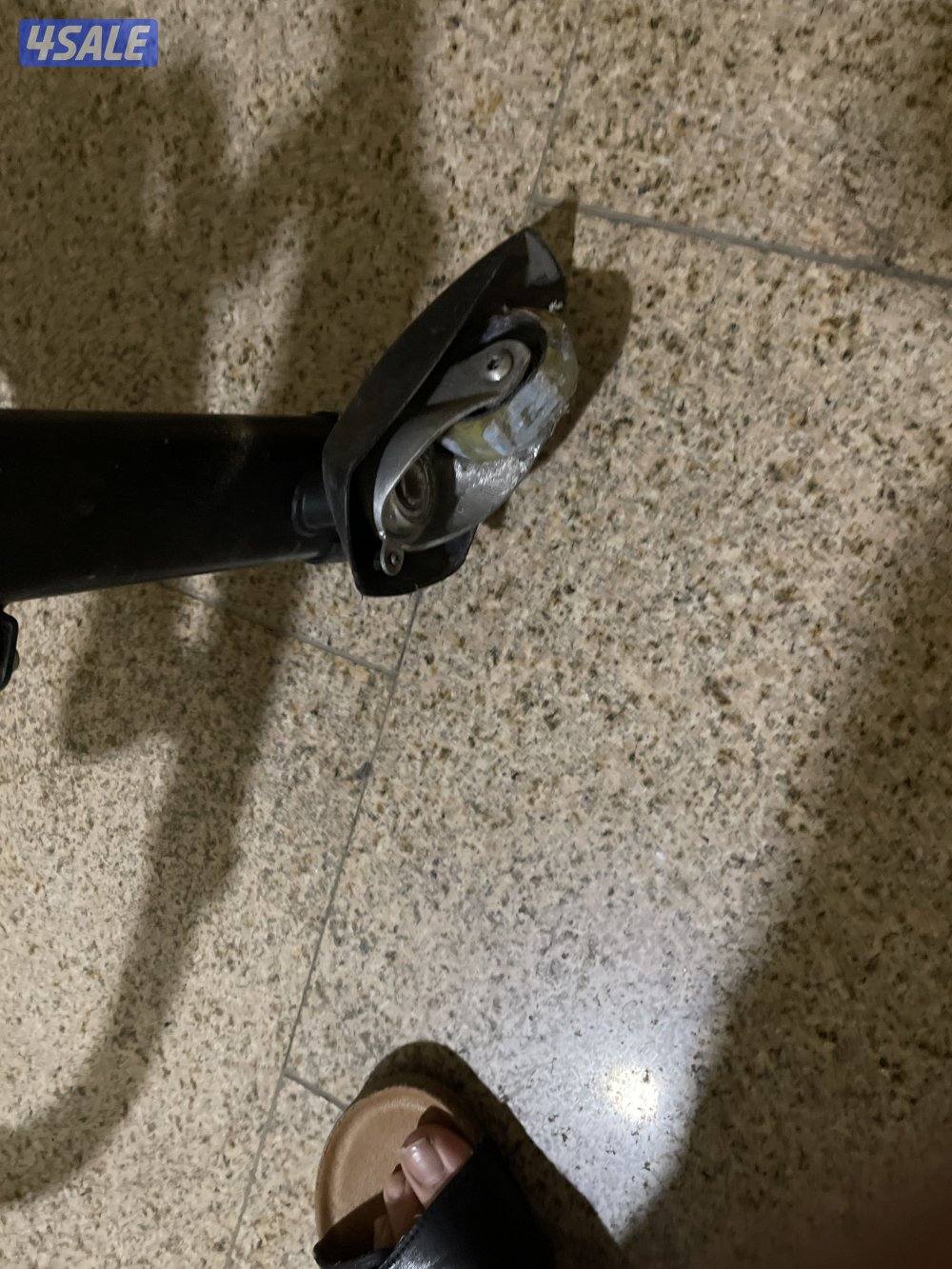 سكوتر كهربائي جميل بدون اي شي خربان -ولاكن دولاب واحد خربان2