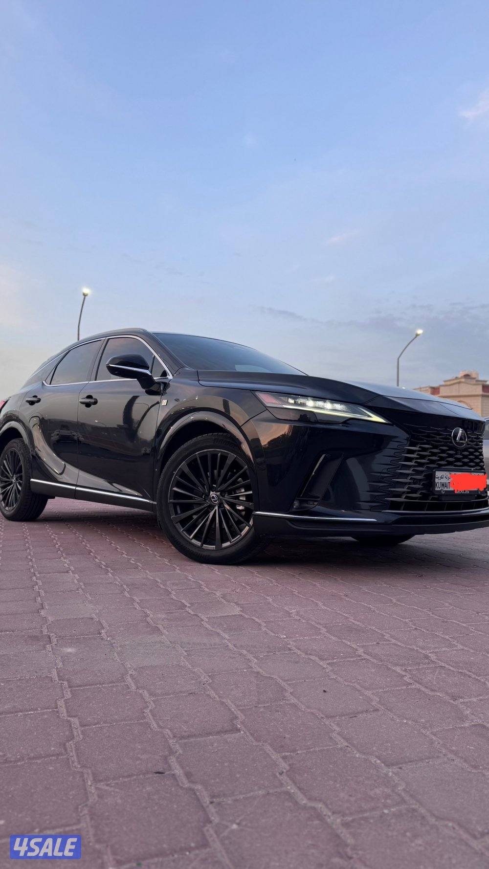 لكزس RX350 شرط الفحص عداد ٤٠ الف تحت الكفاله3