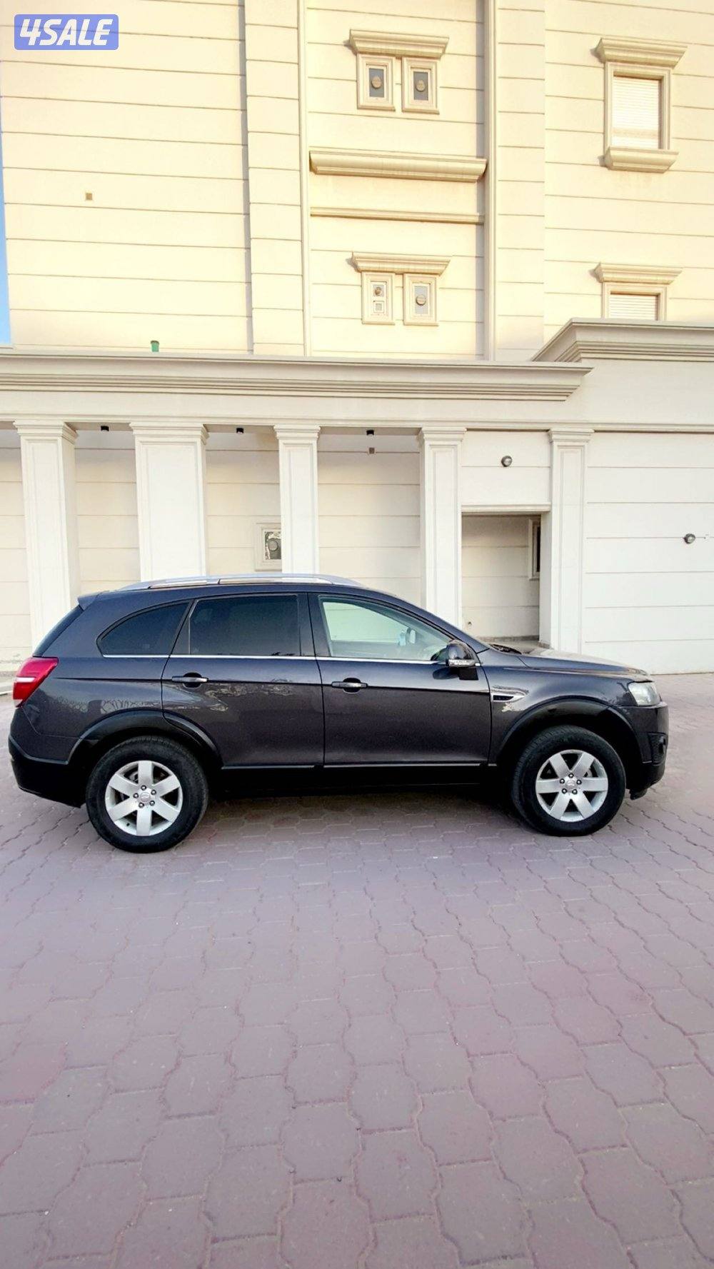 للبيع جيب شفر كابتيفا 2014 بحالة الوكالة ونظيف5