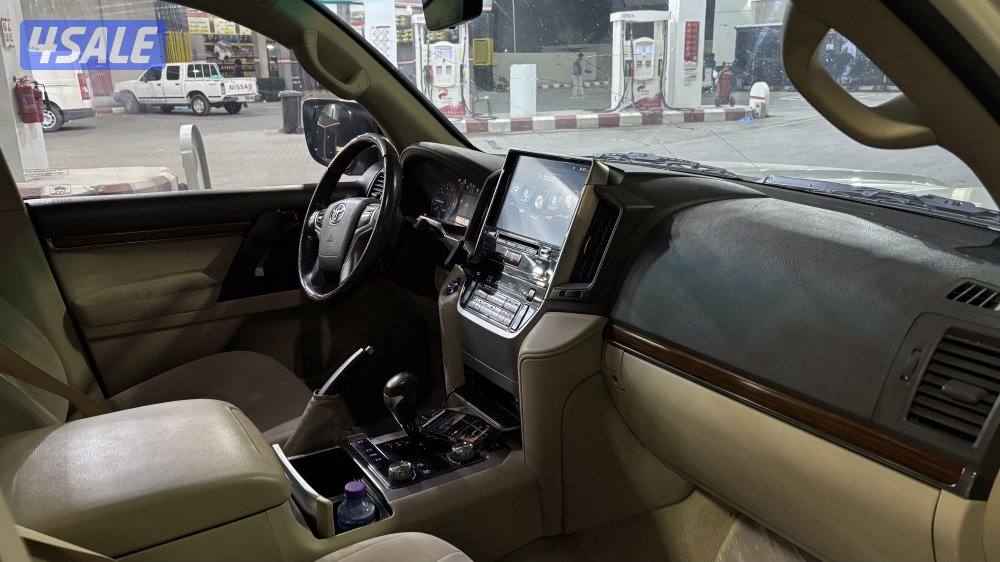 شرط الفحص كامل( صبغ الوكالة )سيرفس منتظم في الوكالة (تواصل وتساب فقط)4