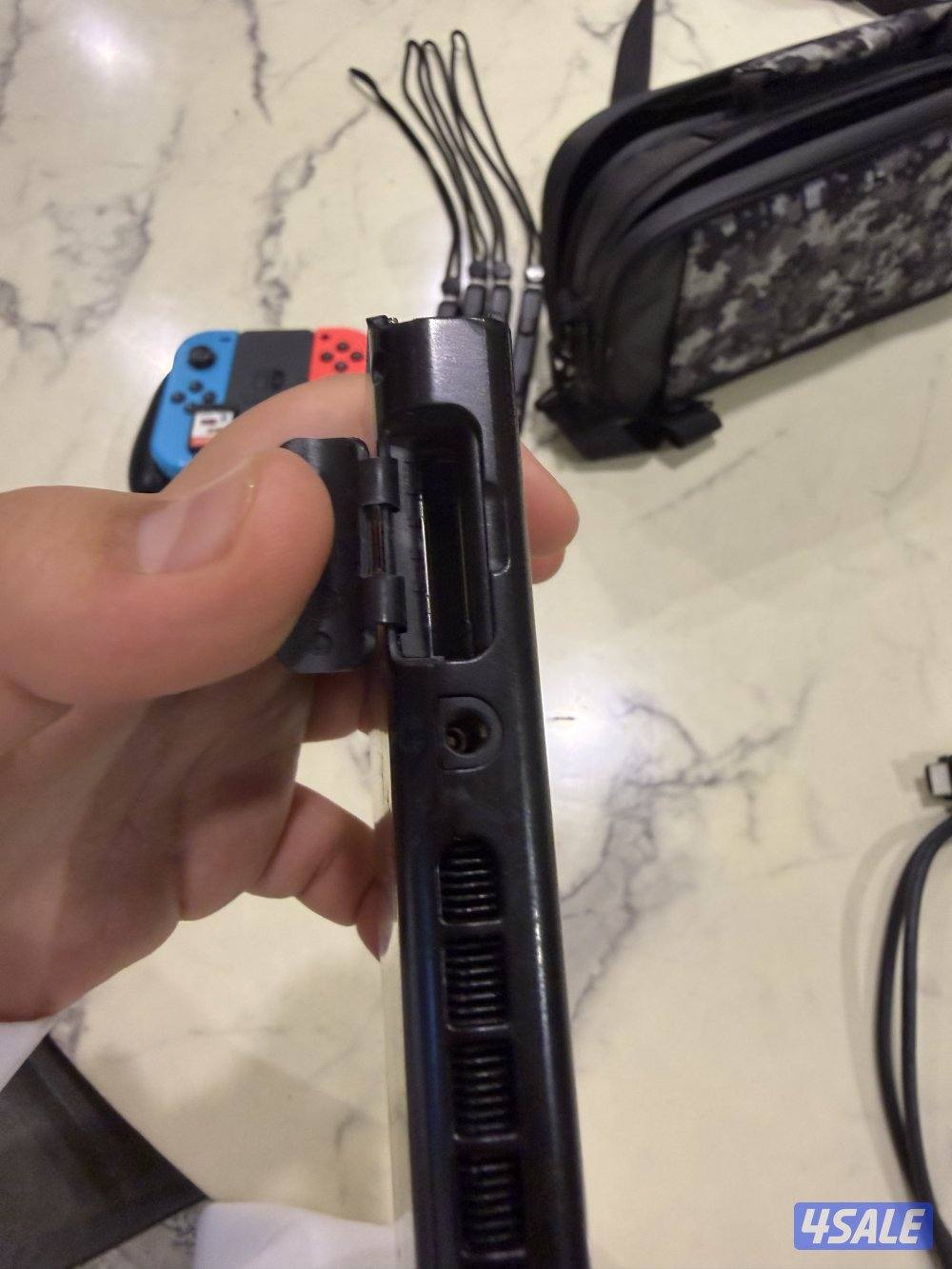 للبيع ننتندو سويتش والله ما لعبة فيها الى ساعه وحده لا يجي الصامل8