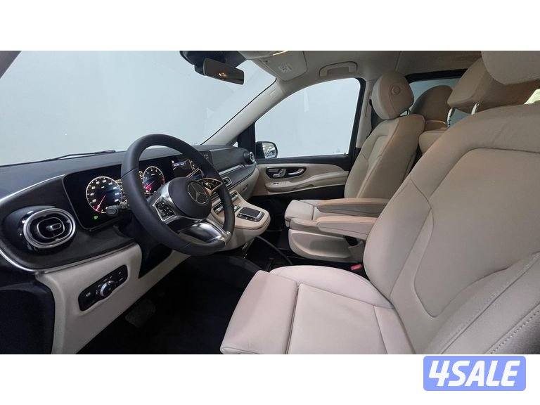 Mercedes-Benz V-Class10