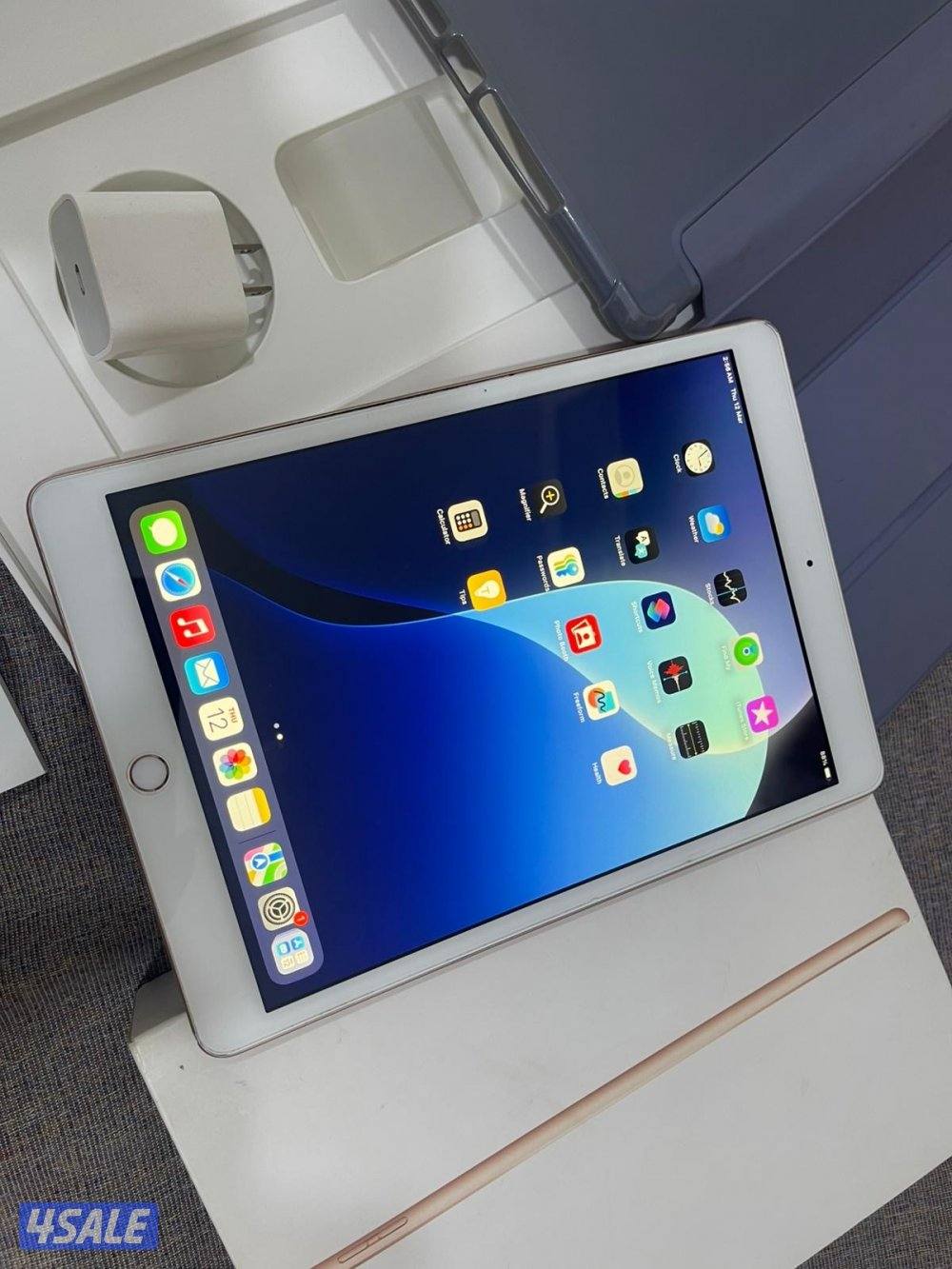 ايباد ابل 7 السابع 128 قيقا نظيف وشغال تمام مع بوك وشاحن اصلي1