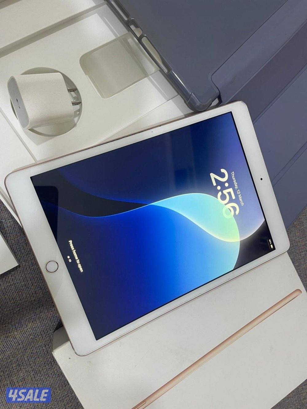 ايباد ابل 7 السابع 128 قيقا نظيف وشغال تمام مع بوك وشاحن اصلي4