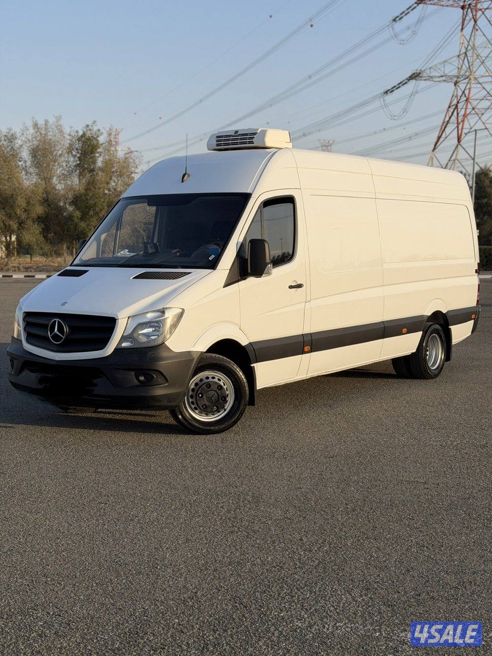 للبيع ڤان مرسيدس سبرنتر 515 الحجم الكبير مقفل ثلاجة0