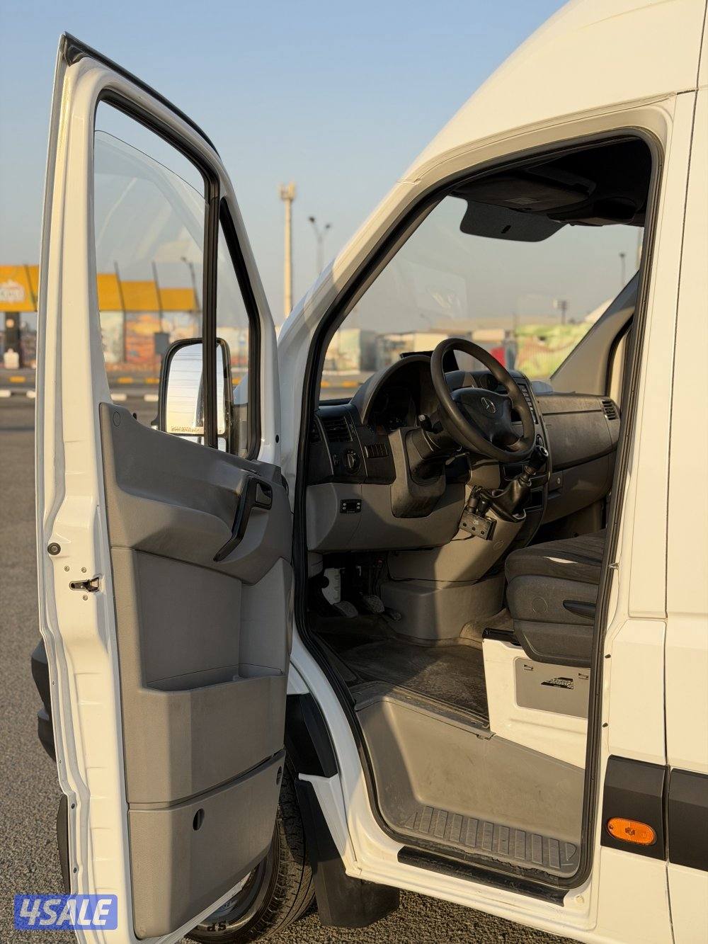 للبيع ڤان مرسيدس سبرنتر 515 الحجم الكبير مقفل ثلاجة4