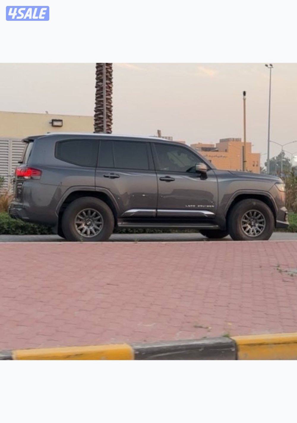 للبيع اربع رنقات برايد مع توايرهم راكبين على لاند 241