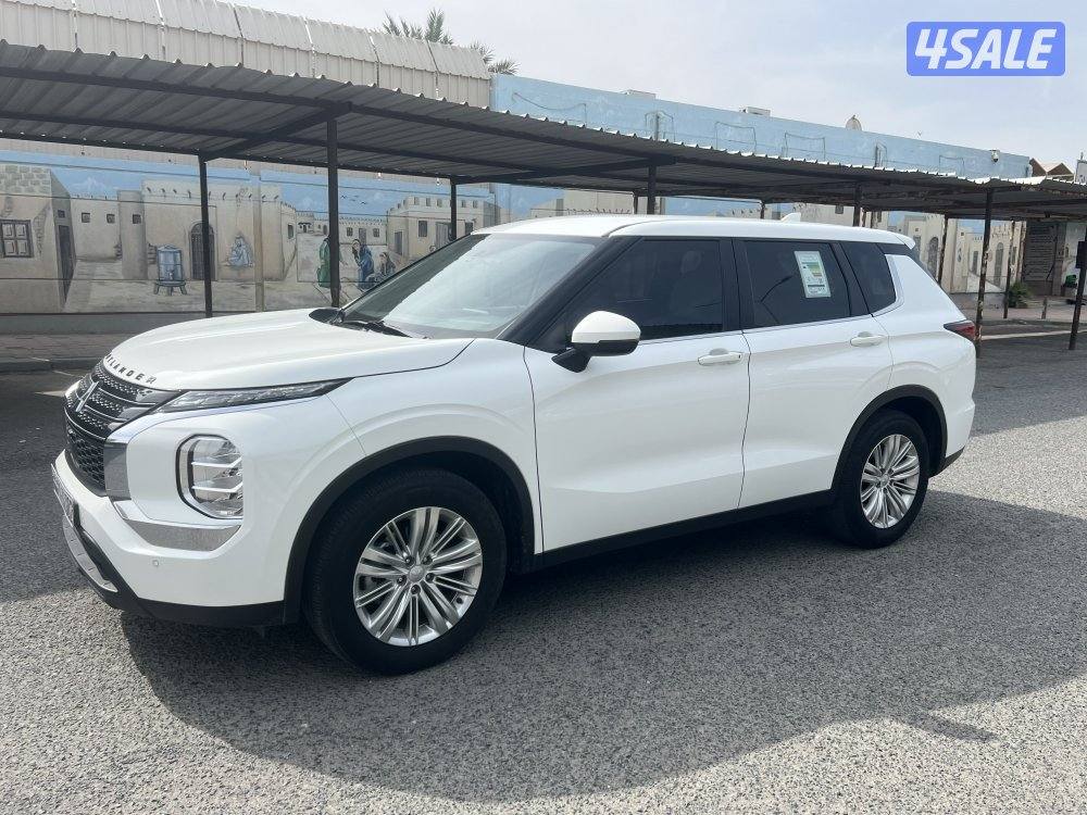 للبيع ميتسوبيشي اوتلاندر 20242