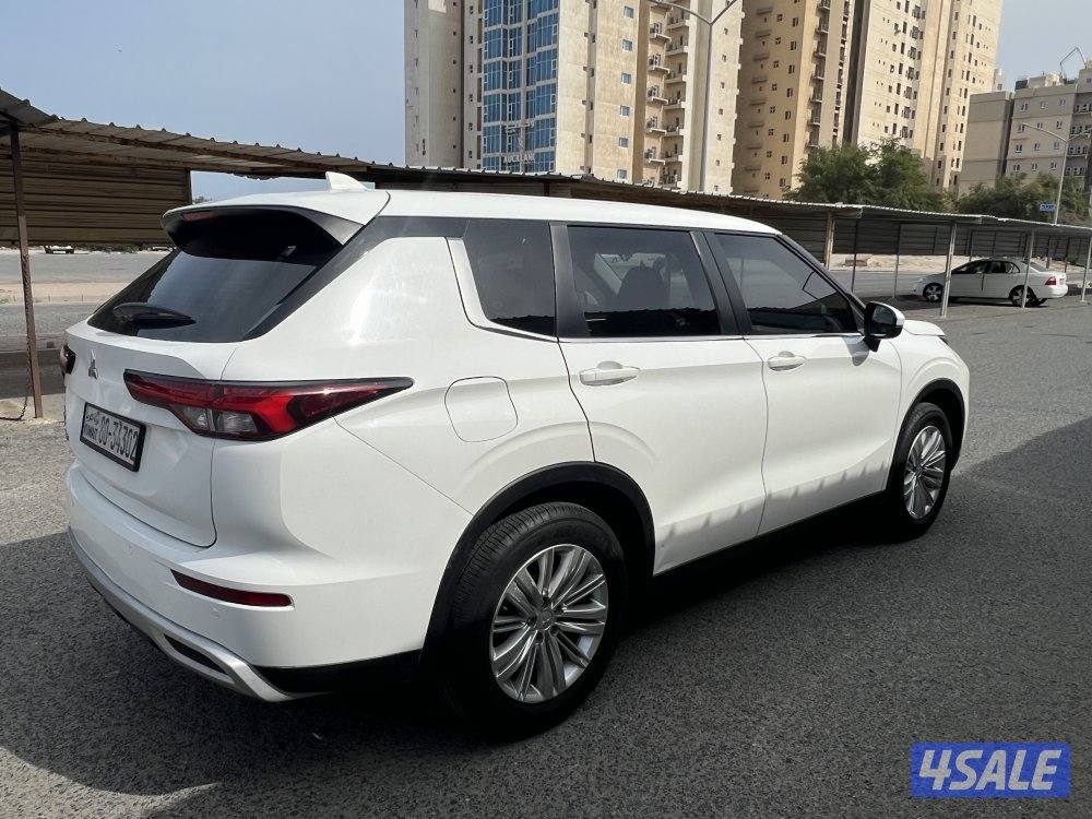 للبيع ميتسوبيشي اوتلاندر 20243