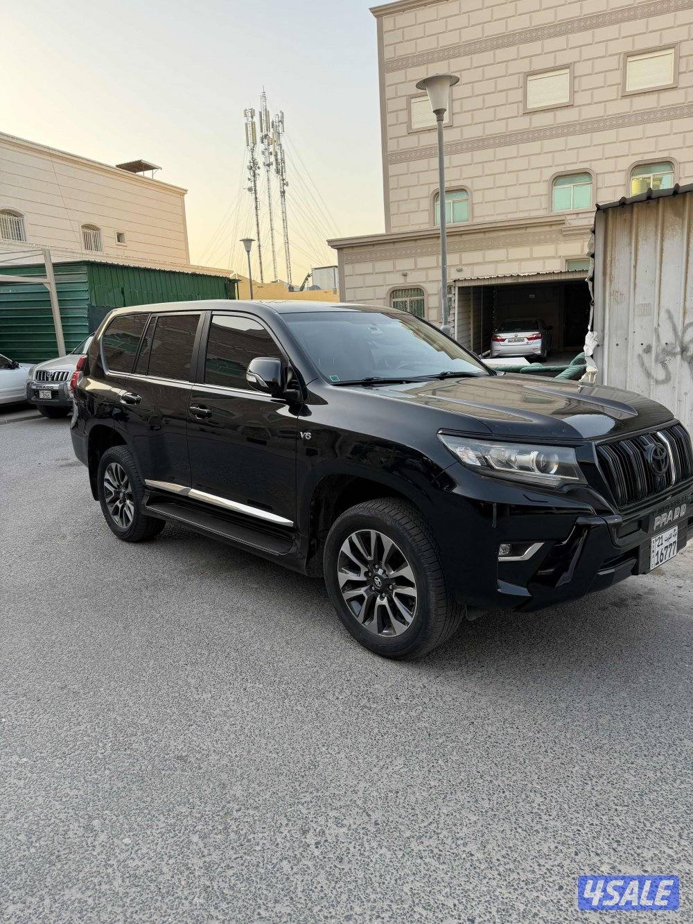 برادو vx 2022 كامل المواصفات كراسي مخمل3