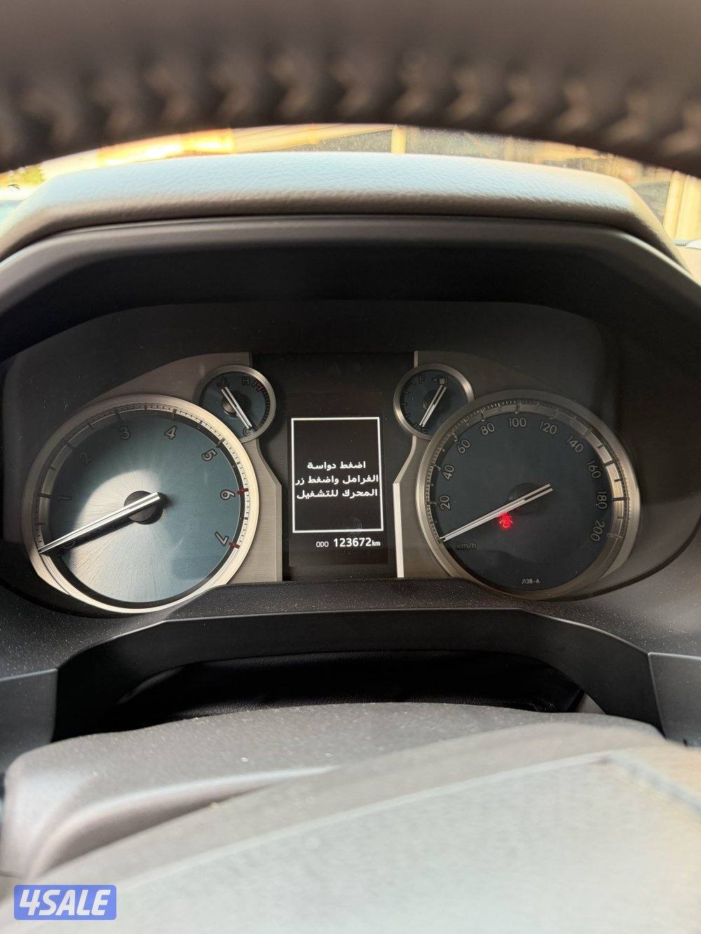 برادو vx 2022 كامل المواصفات كراسي مخمل5