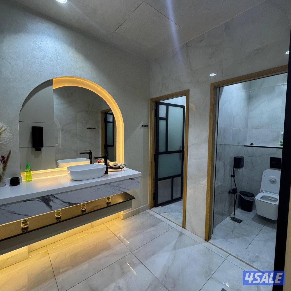 صالون VIP للإيجار ( خلو ) في صباح السالم قطعة 15