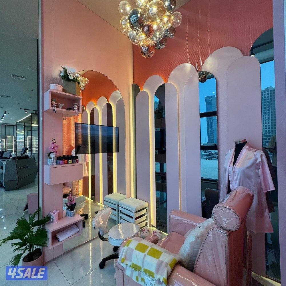 صالون VIP للإيجار ( خلو ) في صباح السالم قطعة 19