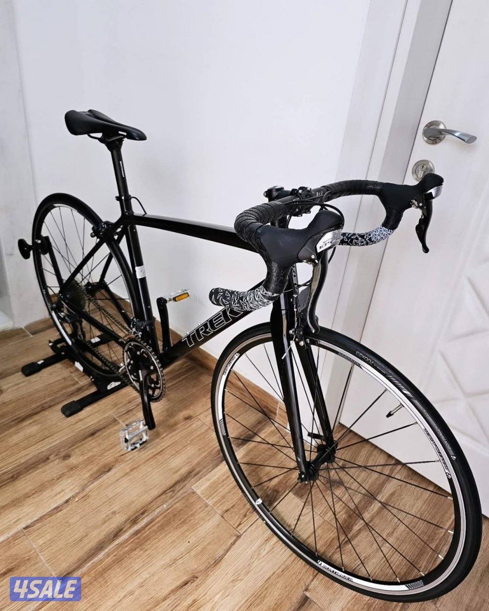 Trek Madone 2.1 /105 Shimano /Carbon Fork/ Well Maintained Roadbike0