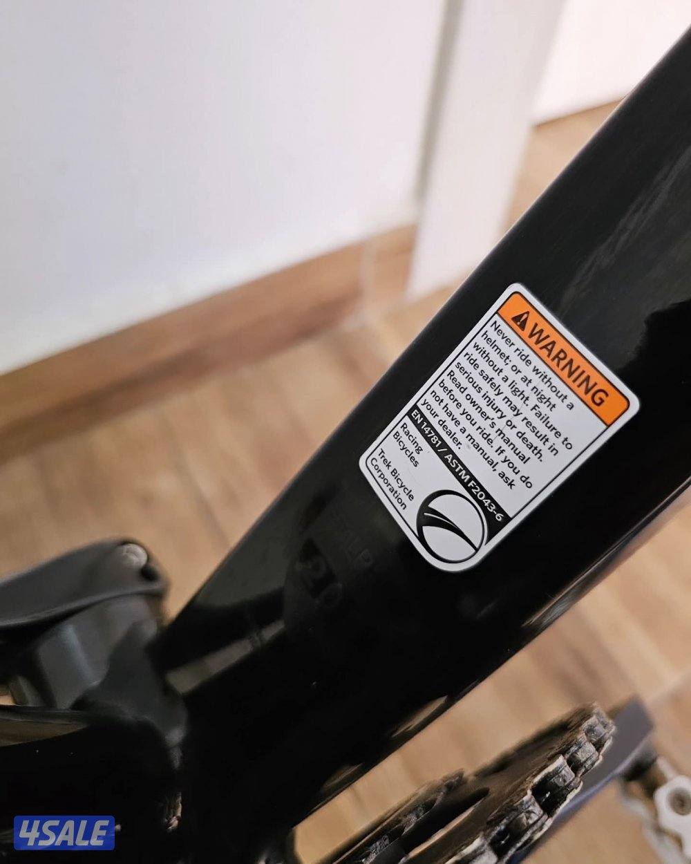 Trek Madone 2.1 /105 Shimano /Carbon Fork/ Well Maintained Roadbike12