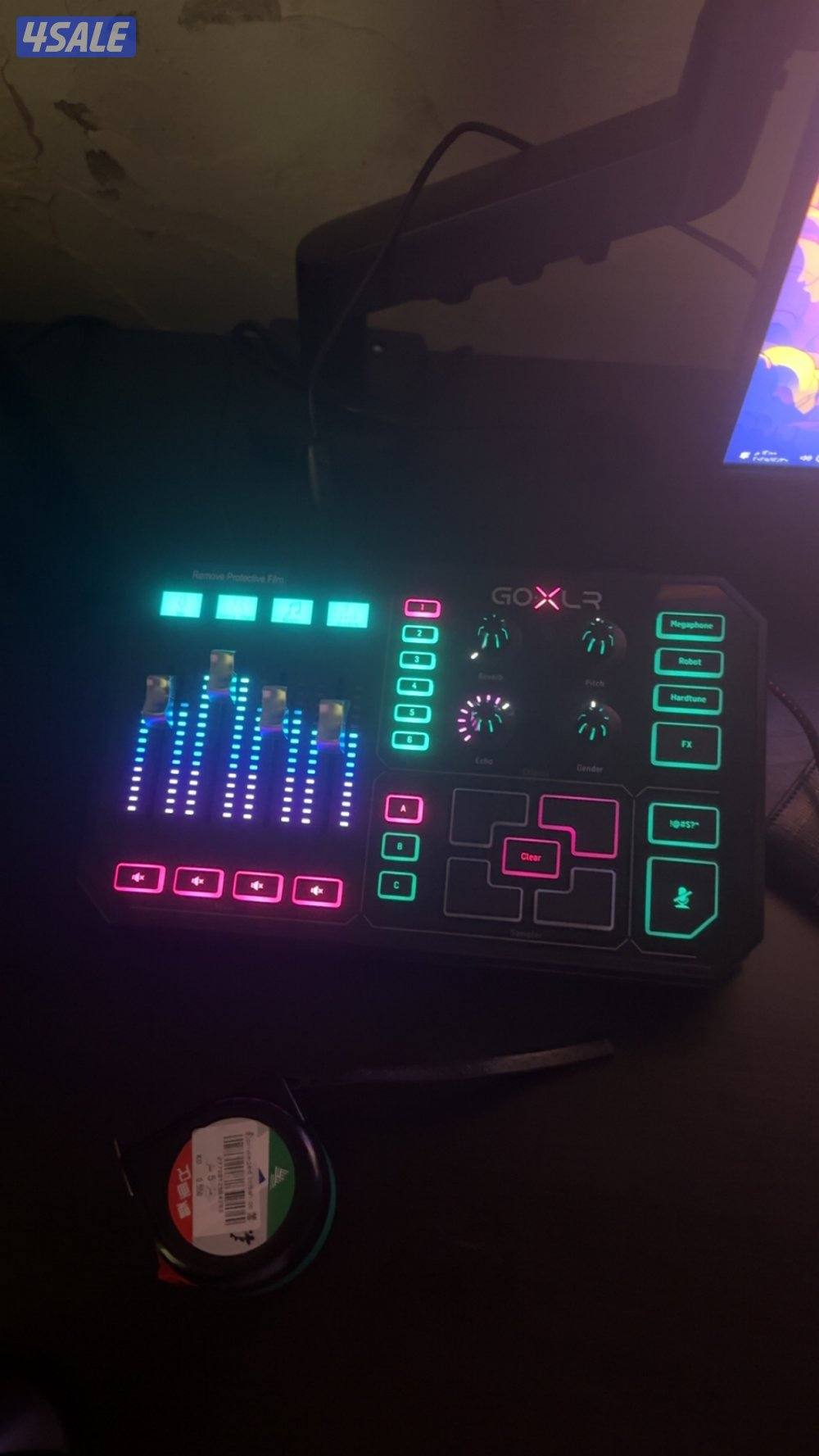 مكسر goxlr الكبير ومايك rode ومع  ستاند من ars    pro0