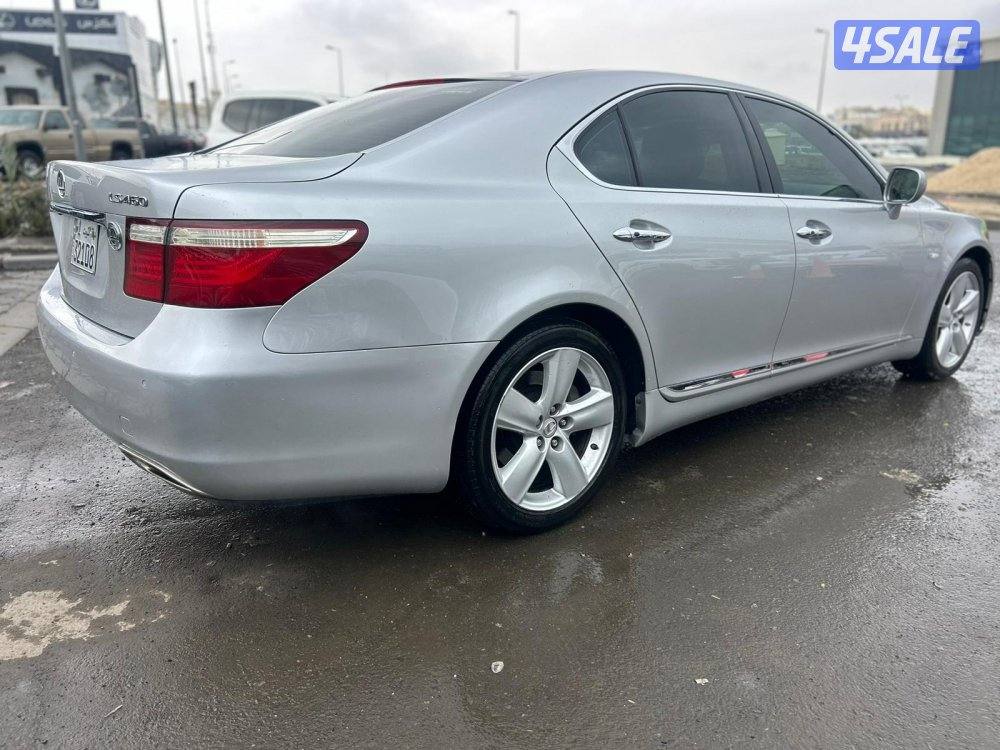لكزس LS460  موديل 2009 ماشى 87.000 k.m  وارد الساير.2