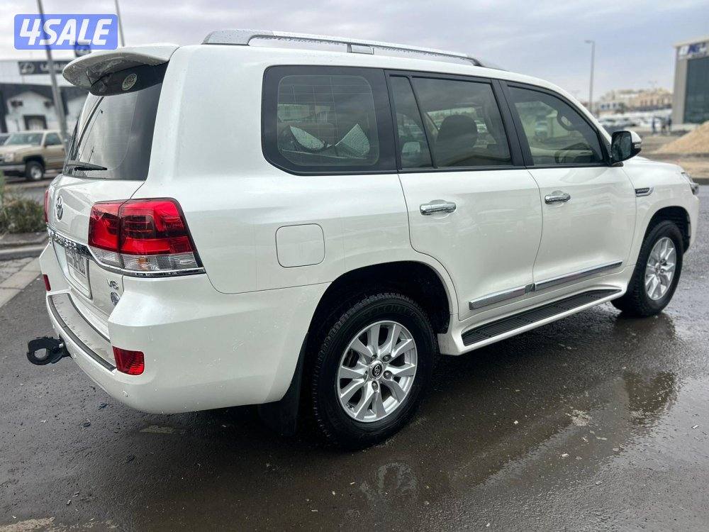 تويوتا لاند كروزر GX.R-V6 موديل 2021 ماشى 43.000 k.m   وارد الساير .2