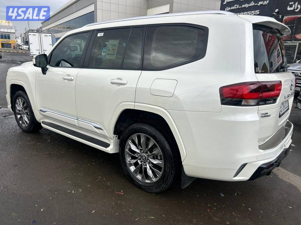 تويوتا لاند كروزر GX.R AEROs  twin turbo.V6 موديل 2023 ماشى 45.000 k.m3