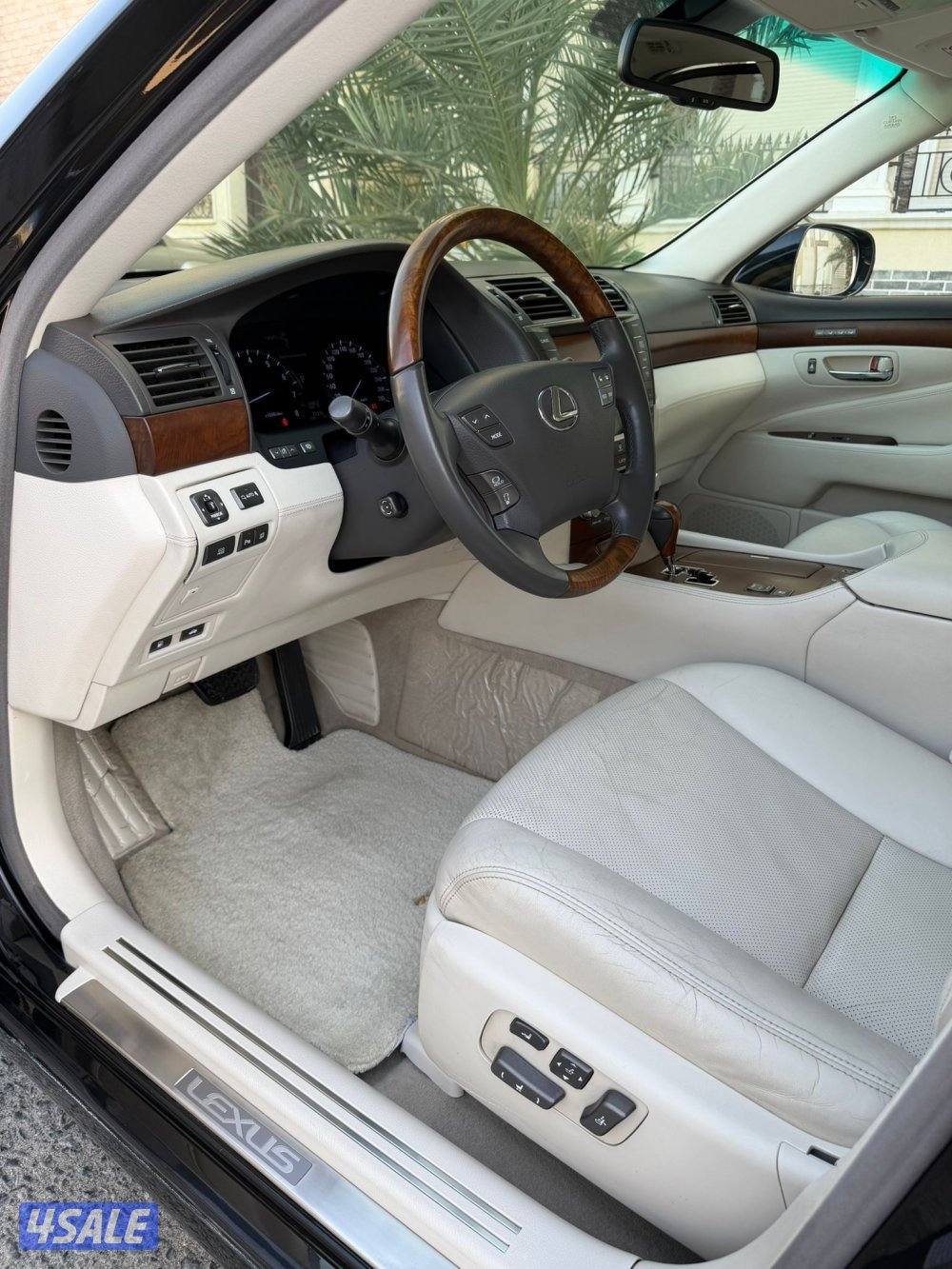 لكزس LS460 الساير لارج 2012 بحاله نادره عداد 77 الف8