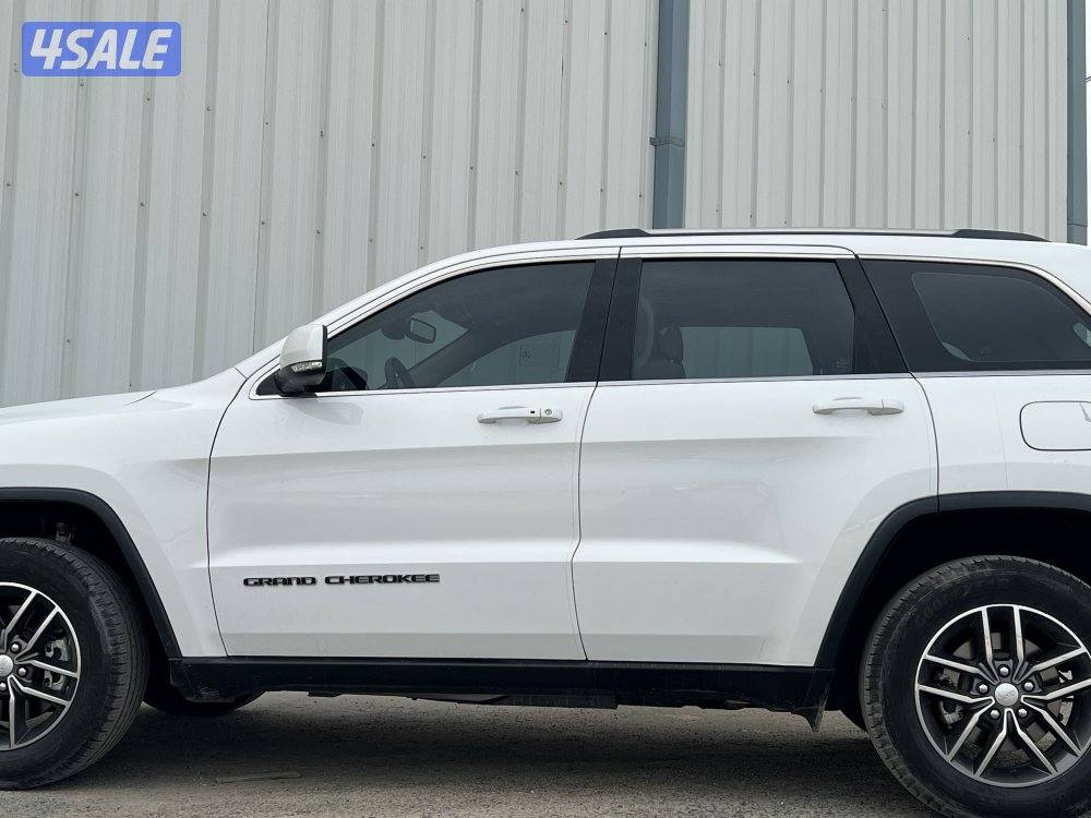 للبيع جيب جراند شيروكي -LAREDO4