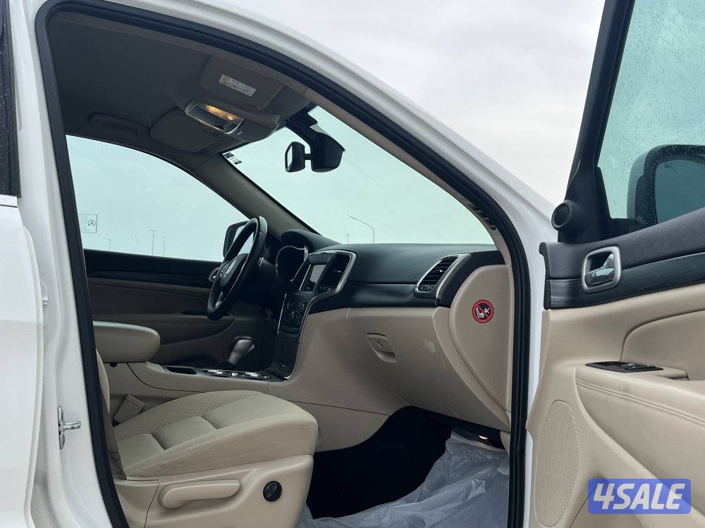 للبيع جيب جراند شيروكي -LAREDO6