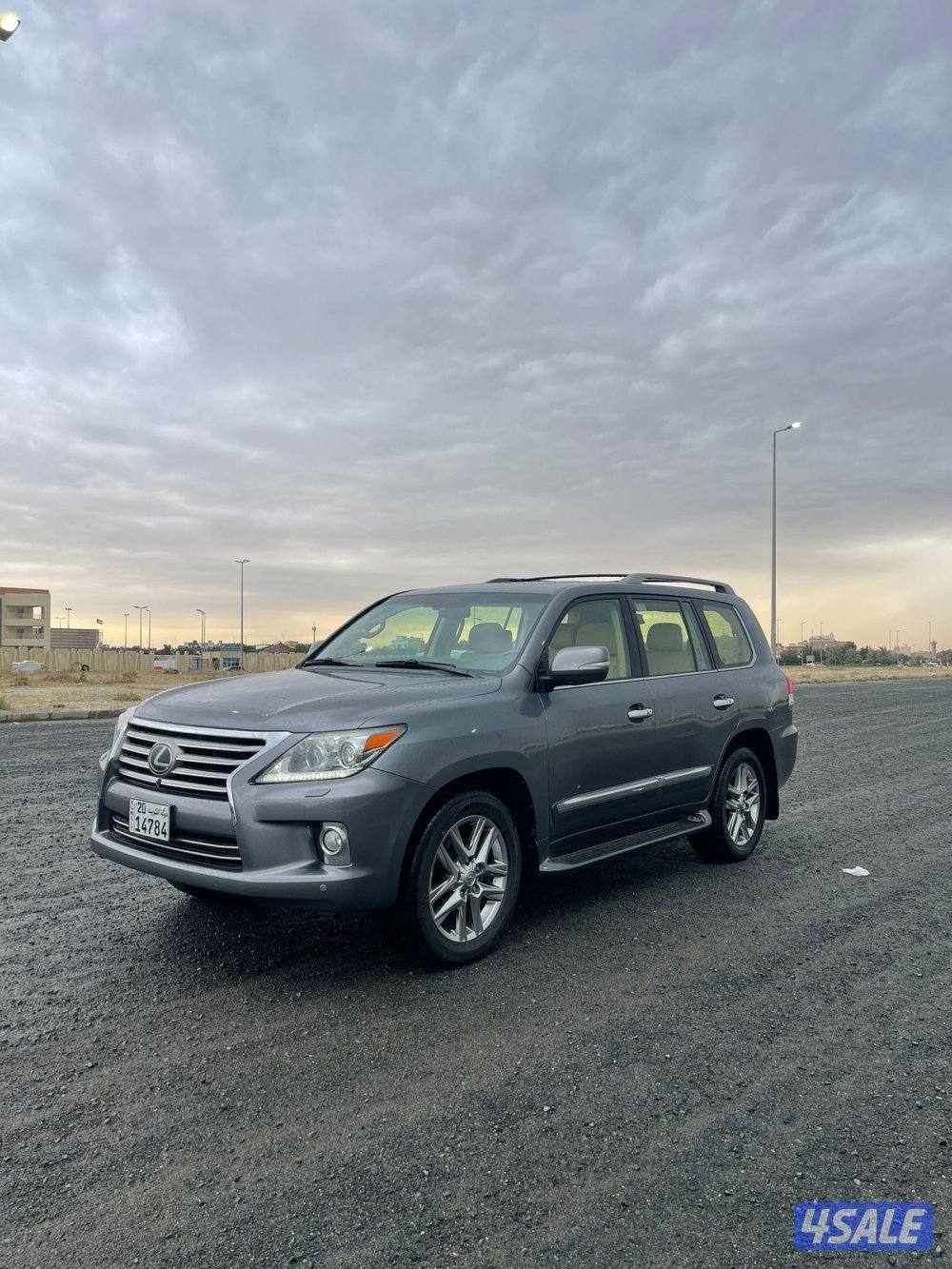 لكزس LX570 الساير 2012 مخزن بحاله نادره عداد 82 الف1