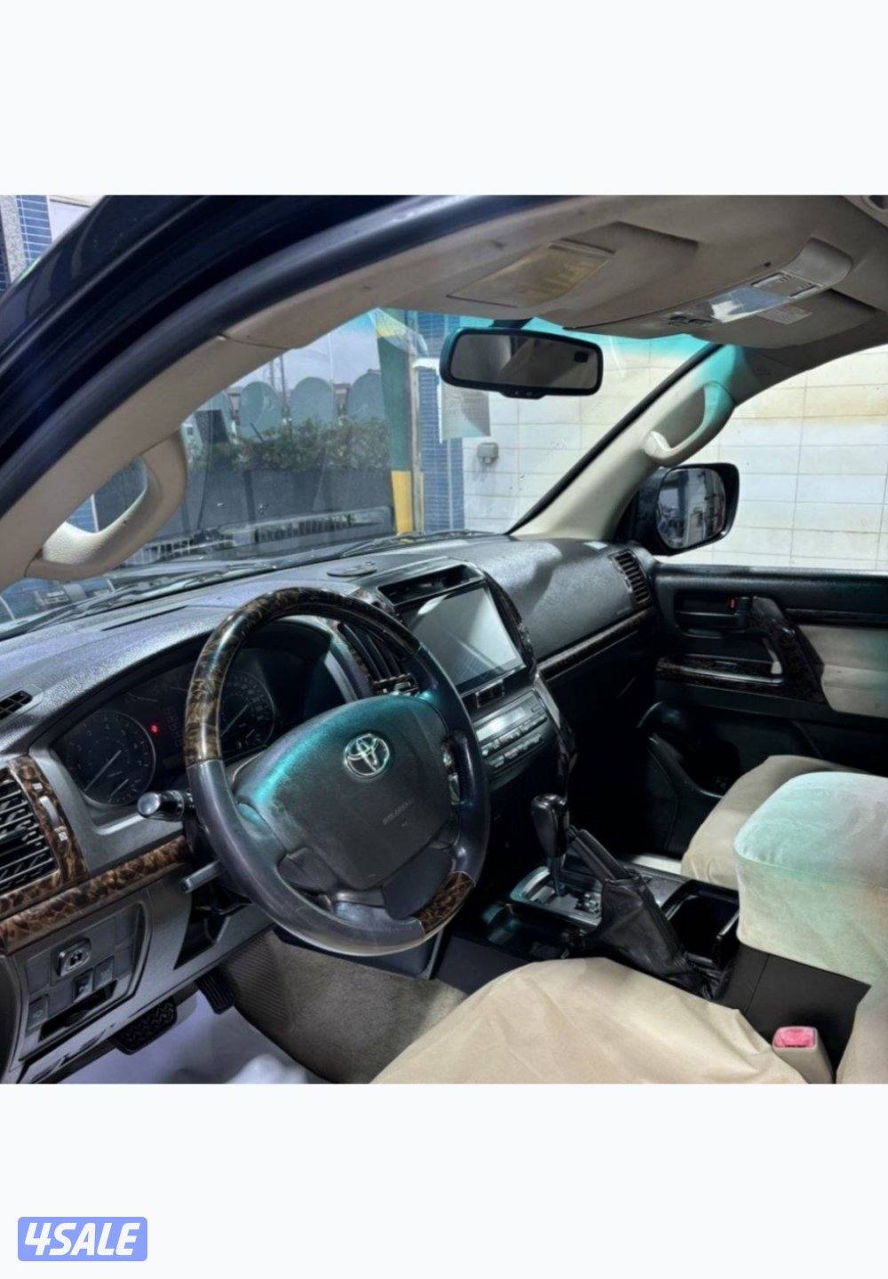 لاندكروزر بحالة ممتازة 2011 شرط الفحص صبغ الوكالة ماعدا 3 قطع عداد 2706