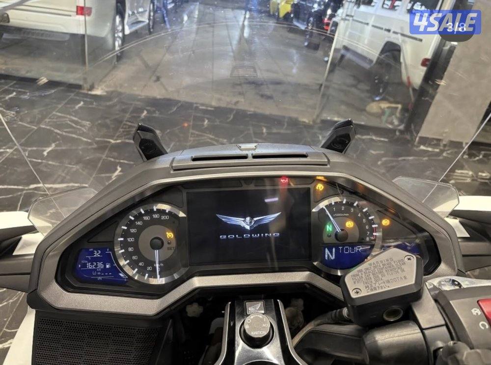 2022 Honda Gold Wing – Only 18,000 km – Excellent Condition2