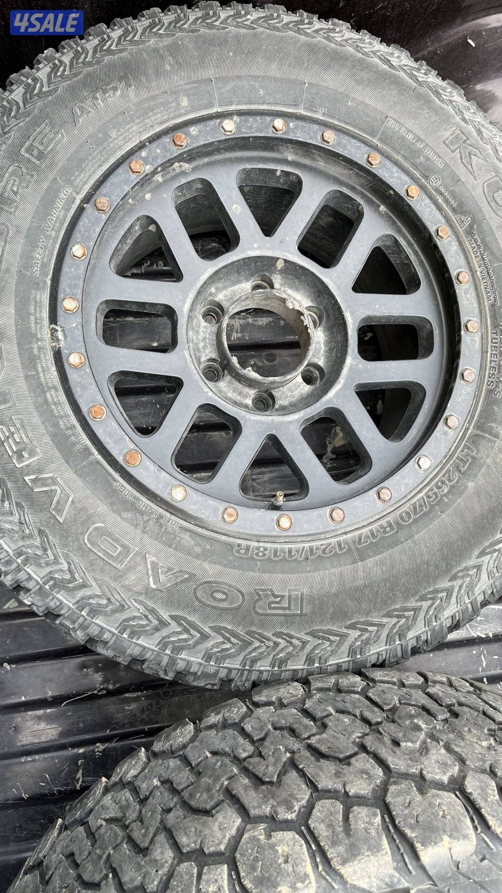 للبيع اربع رنجات ميثود اثنين مع توايرهم نظاف مافيهم شي2