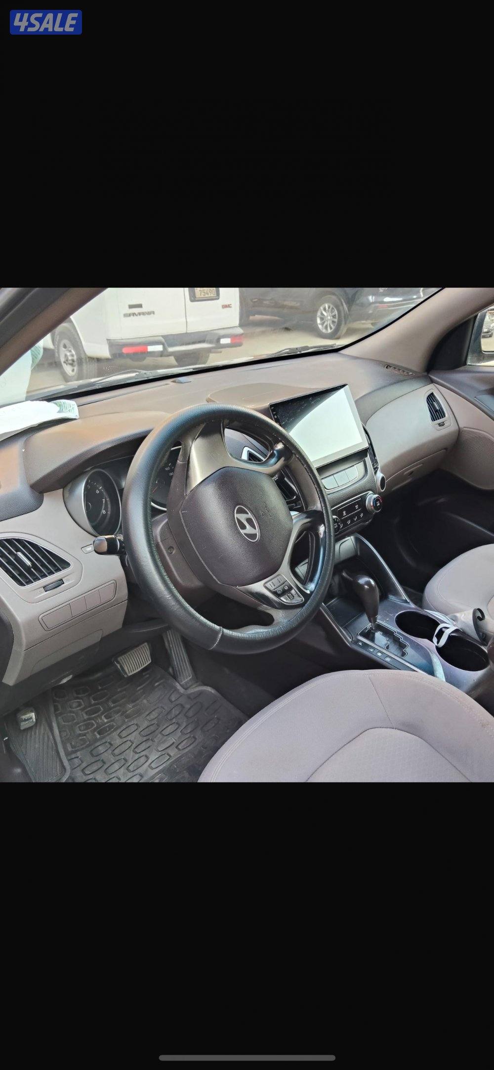 للبيع.  توسان  ٢٠١٢حالة ممتازة عداد ١٦٠ الف فقط فخمة واقتصادية ٤ سلندر2