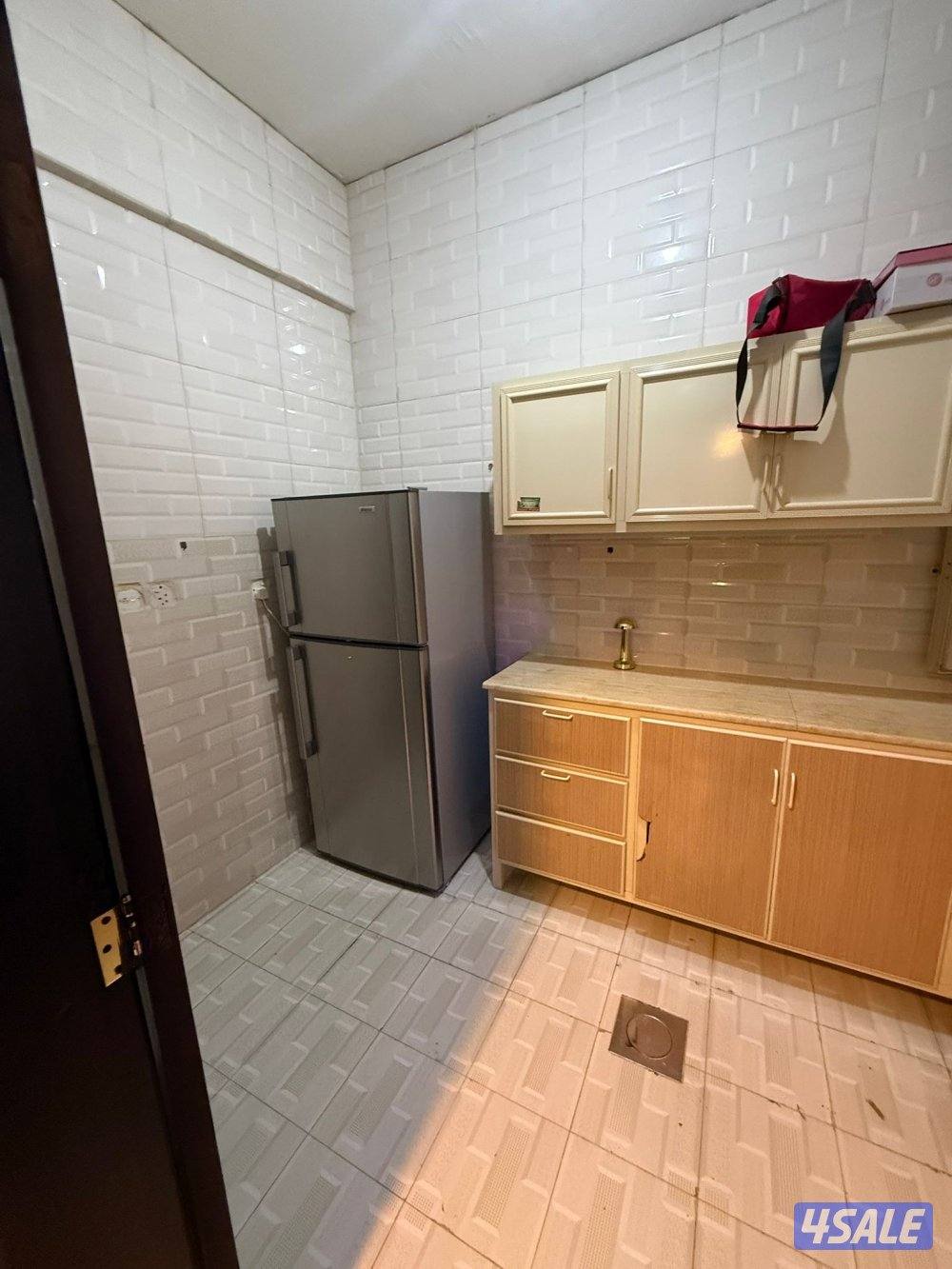 شقه للايجار غرفه وصاله ومطبخ وحمام تشطيب سوبر لوكس خلو9