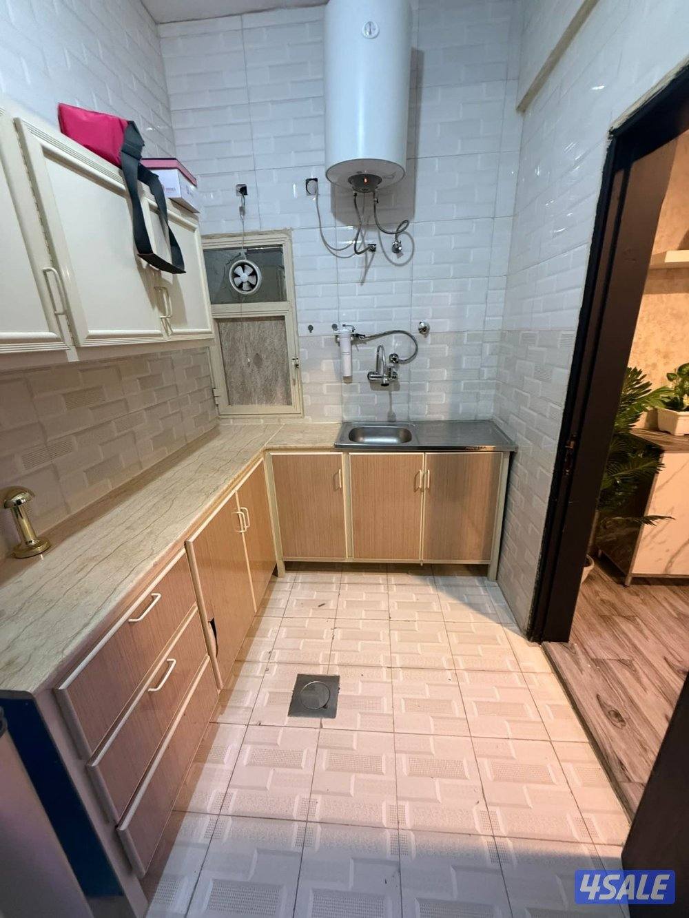 شقه للايجار غرفه وصاله ومطبخ وحمام تشطيب سوبر لوكس خلو10