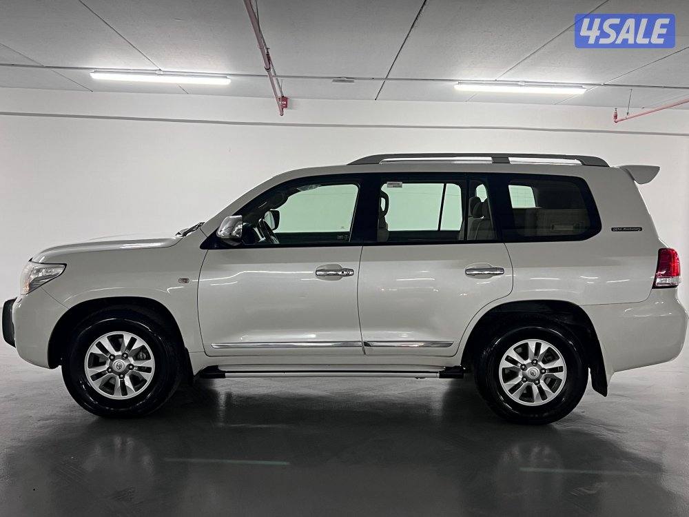 لاندكروزر GXR 20110