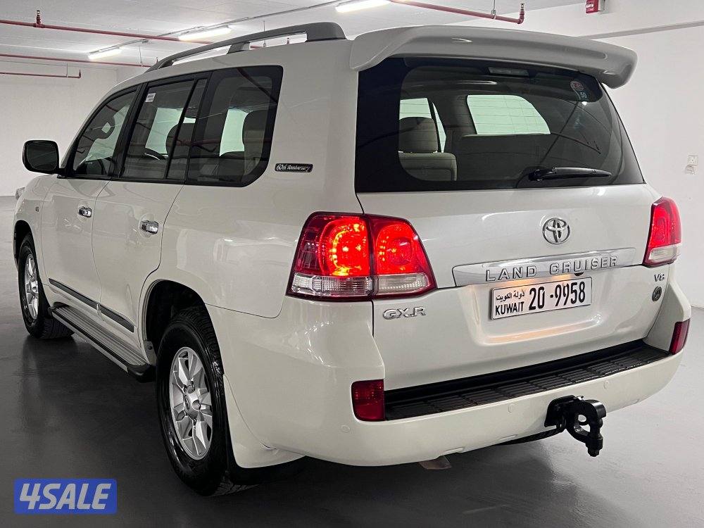 لاندكروزر GXR 20111