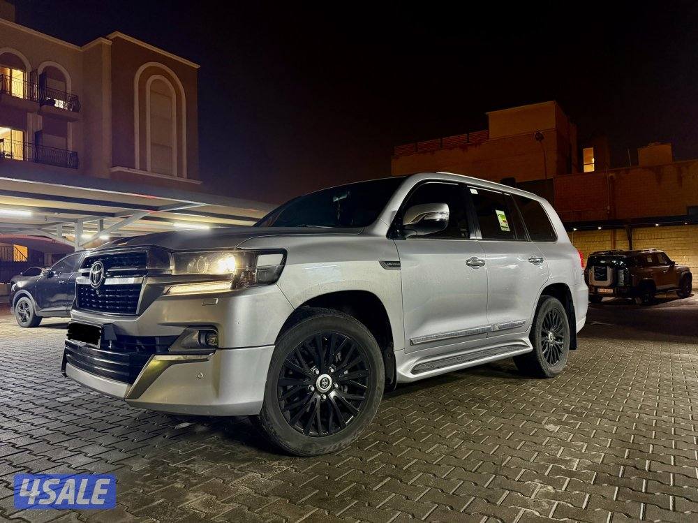 للبيع لاند لون سلفر 2018 مجدد2021 ماشي 230 فيه صبغ تجميلي8