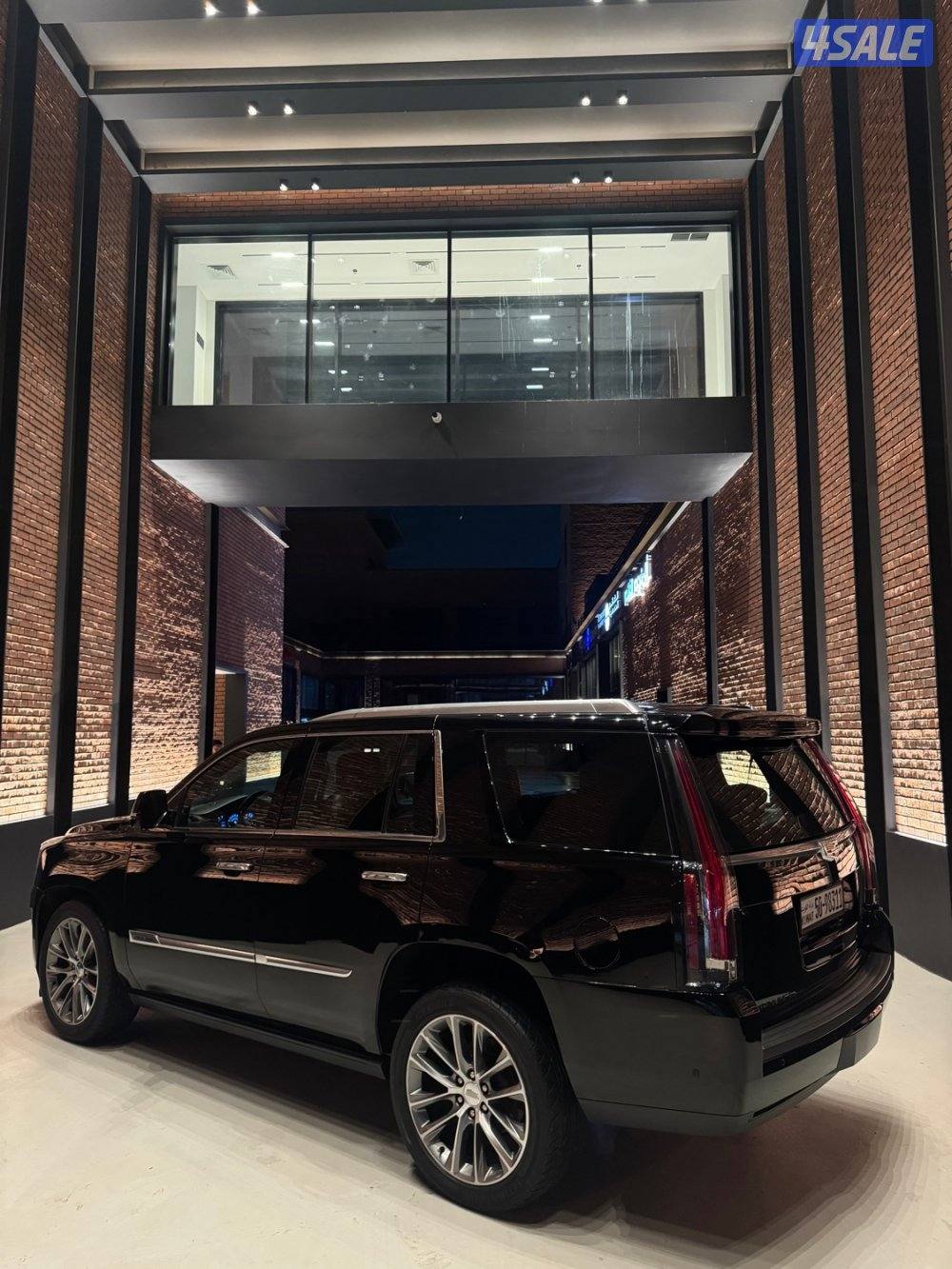 للبيع كاديلاك اسكاليد 2017 بحالة الوكالة2