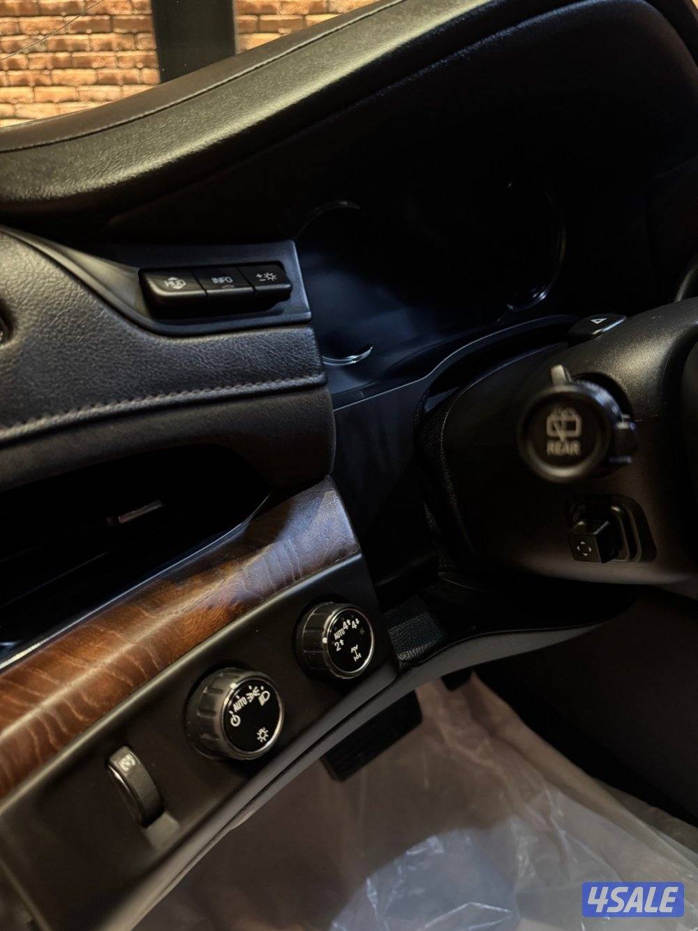 للبيع كاديلاك اسكاليد 2017 بحالة الوكالة8