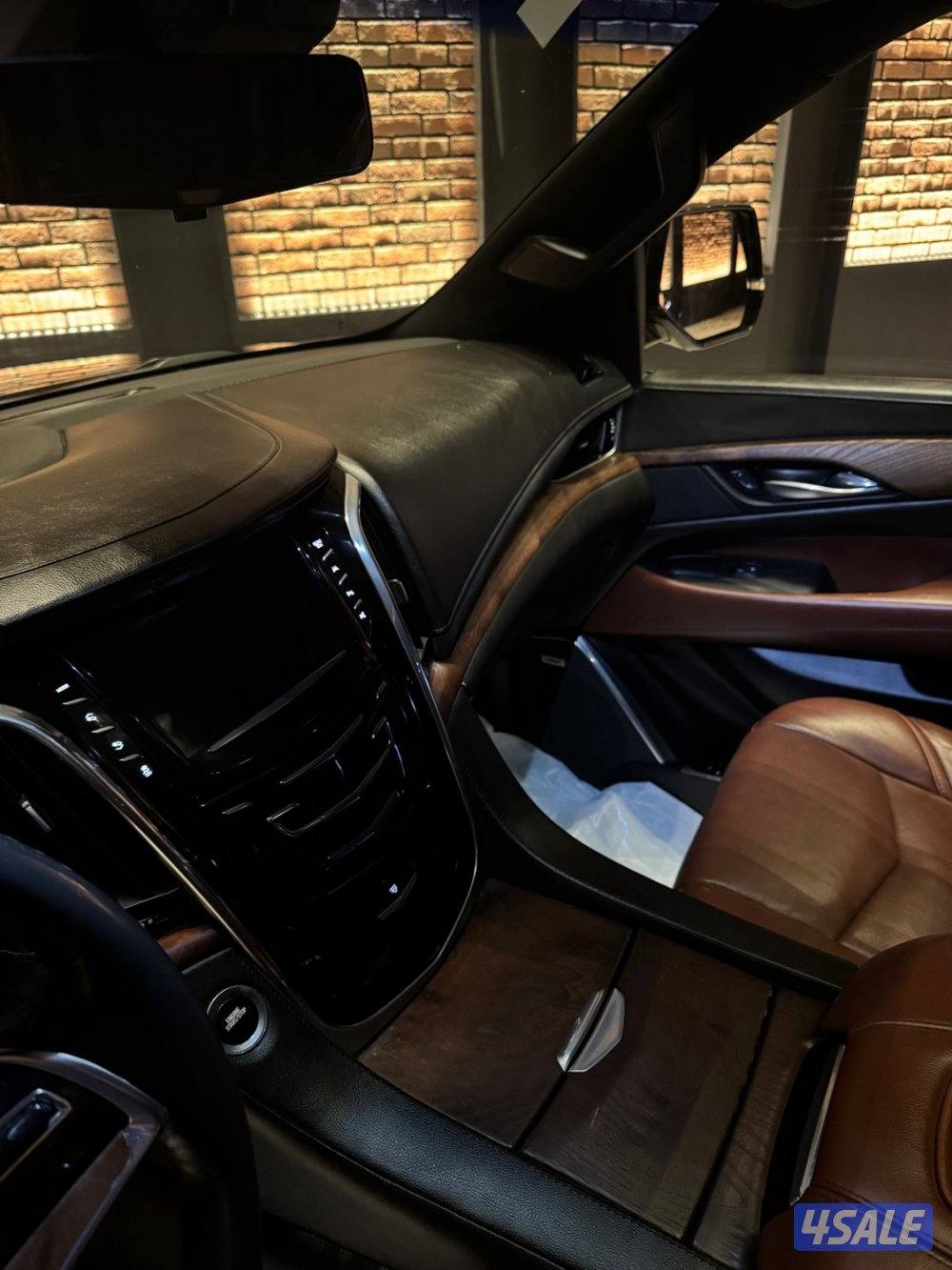 للبيع كاديلاك اسكاليد 2017 بحالة الوكالة10